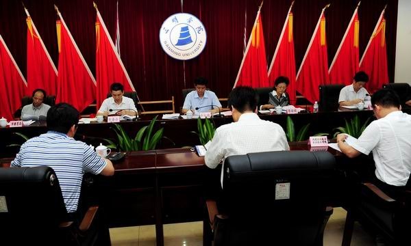 余紅勝?gòu)堺惥甑仁蓄I(lǐng)導(dǎo)調(diào)研科技創(chuàng)新工作