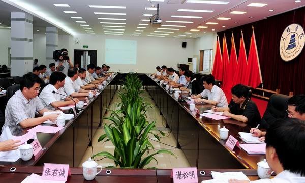 余紅勝?gòu)堺惥甑仁蓄I(lǐng)導(dǎo)調(diào)研科技創(chuàng)新工作