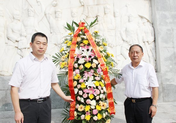 皖西學院赴金寨組織開展“保持黨的純潔性 迎接黨的十八大”主題教育實踐活動