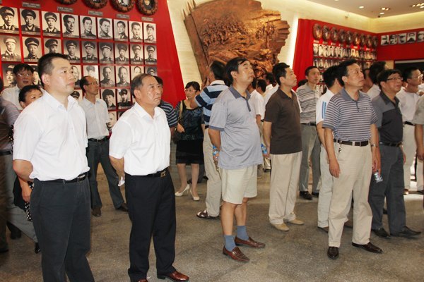 皖西學院赴金寨組織開展“保持黨的純潔性 迎接黨的十八大”主題教育實踐活動