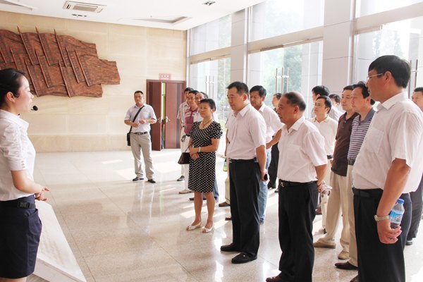 皖西學院赴金寨組織開展“保持黨的純潔性 迎接黨的十八大”主題教育實踐活動