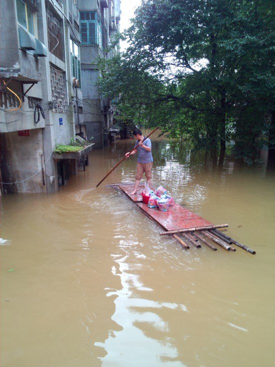 陶研所:暴雨無(wú)情人有情  抗險(xiǎn)救災(zāi)譜愛(ài)心
