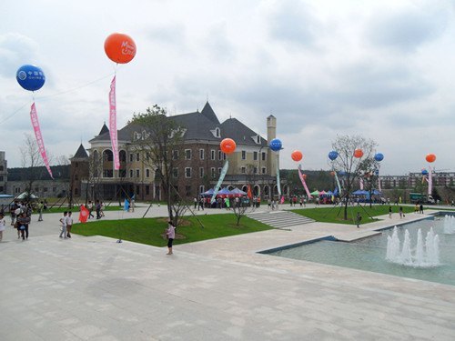 長春建筑學院喜迎2012級省內新生