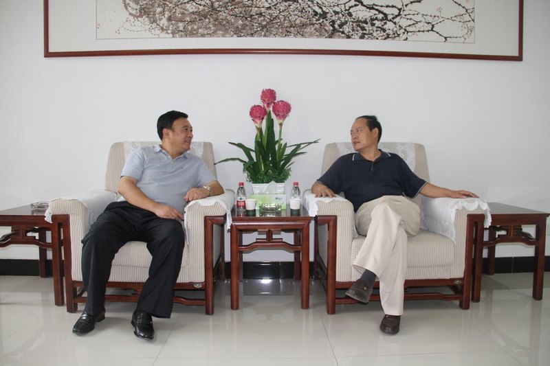 河南城建學(xué)院李德平書記訪問(wèn)許昌學(xué)院