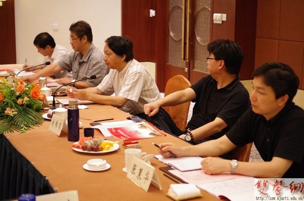 校黨委中心組在徐州召開暑期學習會