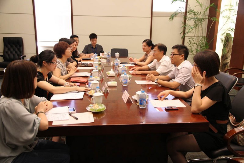 浦解明副書記一行慰問東華大學掛職鍛煉師生