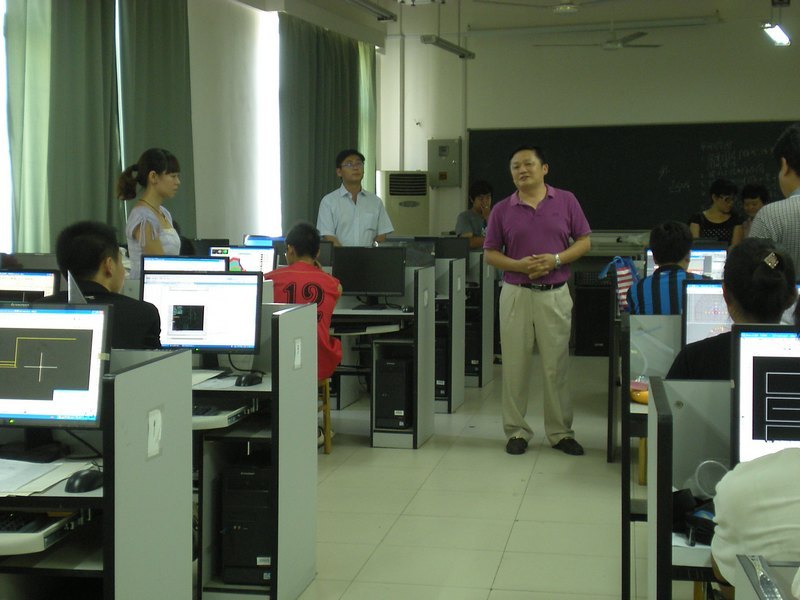 領導關懷鼓干勁 師生齊心創佳績