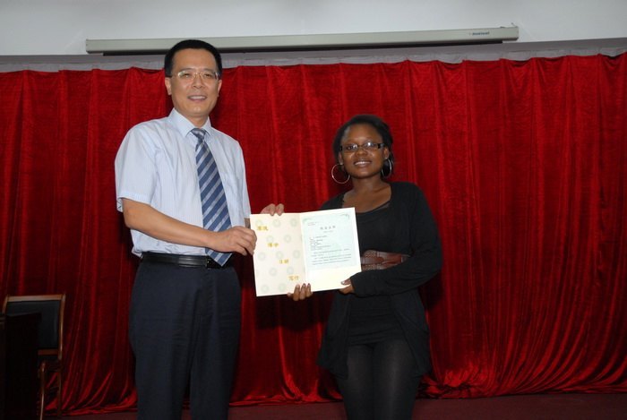 2012年暑期漢語研修班外國留學生順利結業