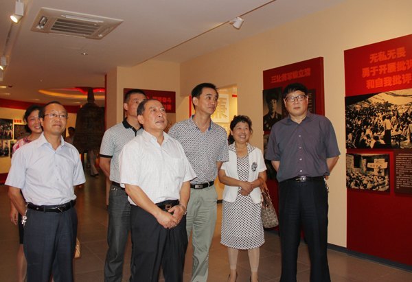 皖西學院組織黨員干部參加黨風廉政警示教育展活動