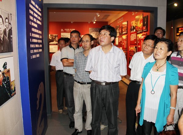 皖西學院組織黨員干部參加黨風廉政警示教育展活動