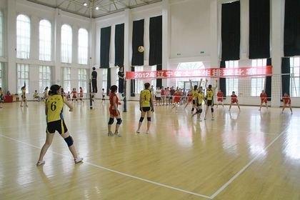 遼寧省大學生排球賽在渤海大學舉行學校女子排球隊獲得冠軍