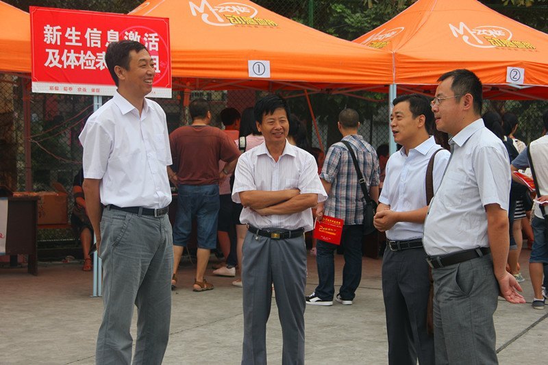 建管學(xué)院全力迎新獲好評