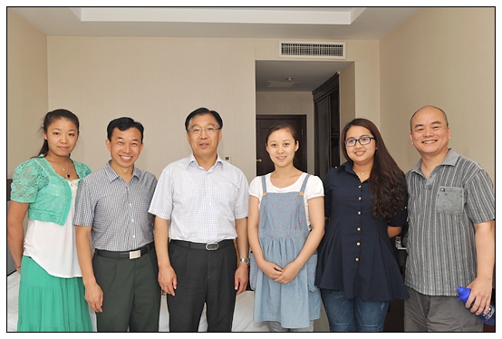 孫建中院長會(huì)見左權(quán)歌王石占明和作家劉紅慶