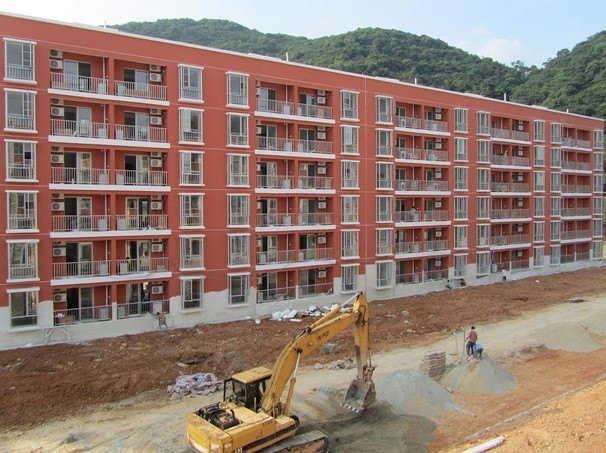 王爭放董事長視察南方學院新校舍建設情況