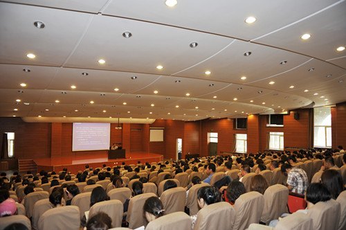 長春建筑學院召開2012—2013學年第一次教職工大會