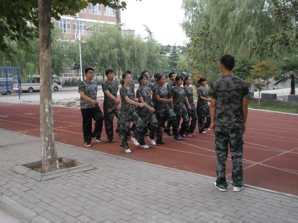 鄭州職業技術學院舉行新進教師、輔導員崗前培訓