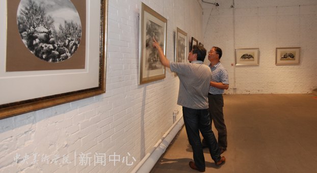 照面:王書杰山水小品展在798藝術區開幕