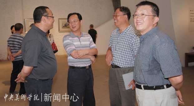 照面:王書杰山水小品展在798藝術區開幕