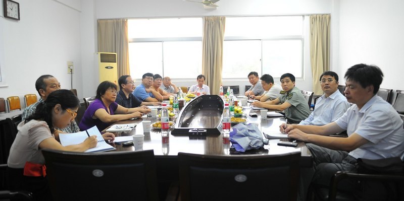 浦口區領導到金陵學院開展“三個服務”走訪活動