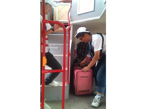 志愿者服務周到熱情,迎新生工作圓滿完成--商學院2012年迎新工作圓滿結束