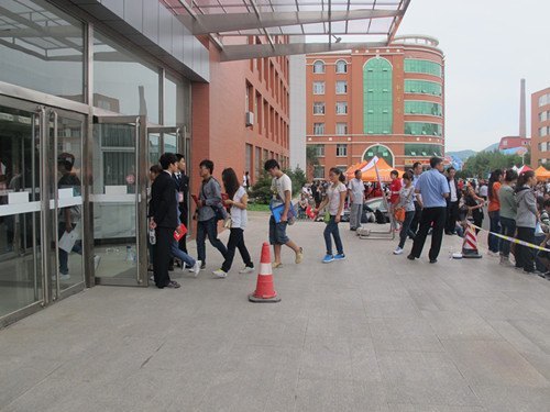 通化師范學院喜迎2012級新生入學報到