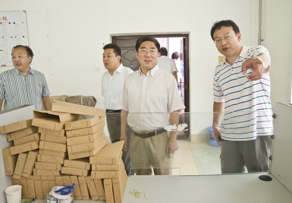 房紹坤一行調(diào)研暑期重點(diǎn)工程及新學(xué)期準(zhǔn)備工作