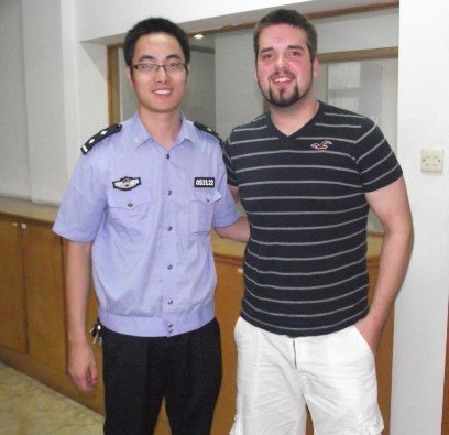 常州工學院留學生柯迪勇擒搶劫嫌疑犯