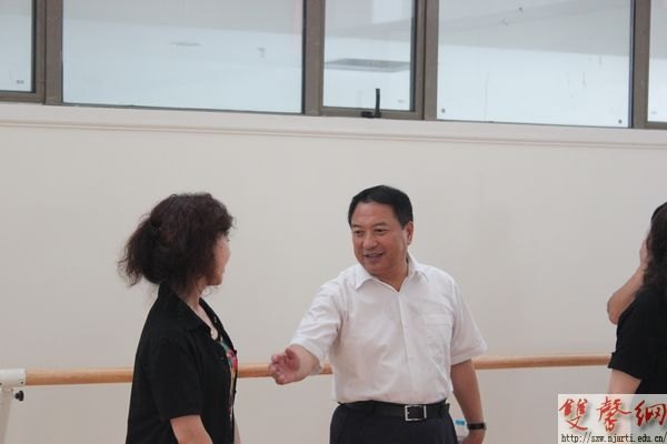 校領導現場調研暑期校園基建