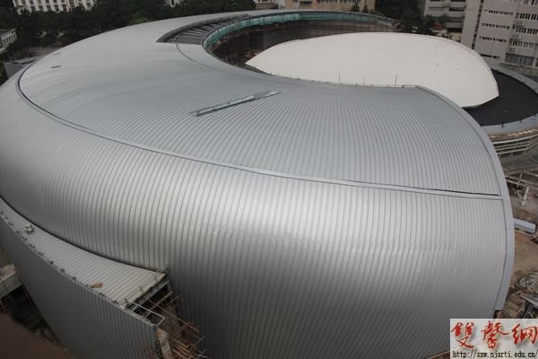 校領導現場調研暑期校園基建