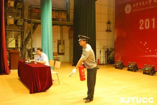 西安交大城市學院舉辦2012級新生入學教育系列報告會