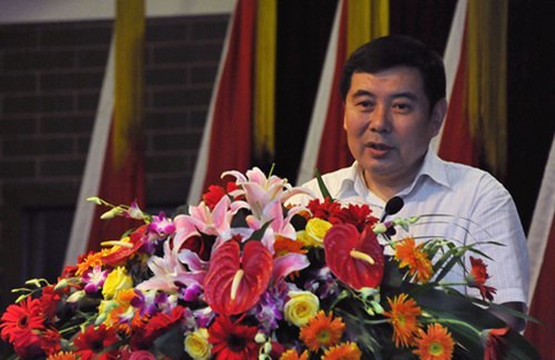 做“高個子”不做“大胖子”