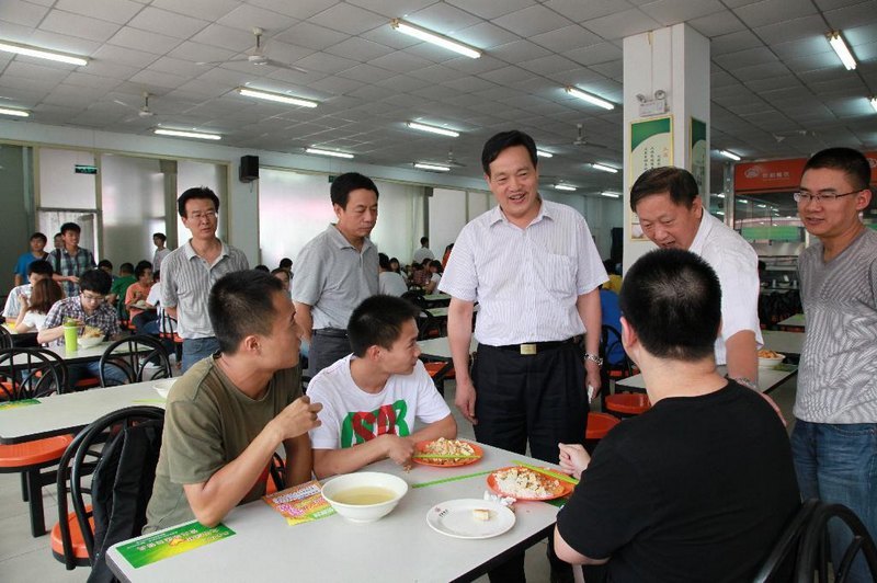 黨委書記陶功定到學生食堂檢查飲食服務保障工作
