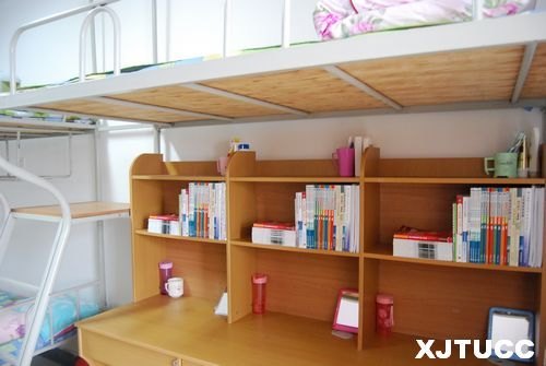 遵守鐵的軍隊紀律,培養優秀人格品質