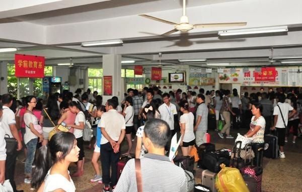 長沙師范學校2012級新生正式開學【圖】