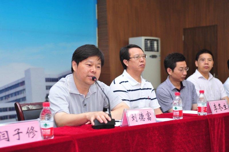 湖北工業(yè)大學(xué)舉行2012年度新教師崗位培訓(xùn)開班典禮