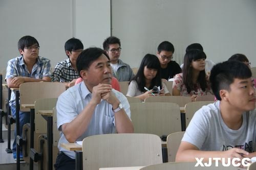 開學(xué)第一天 教育教學(xué)秩序良好