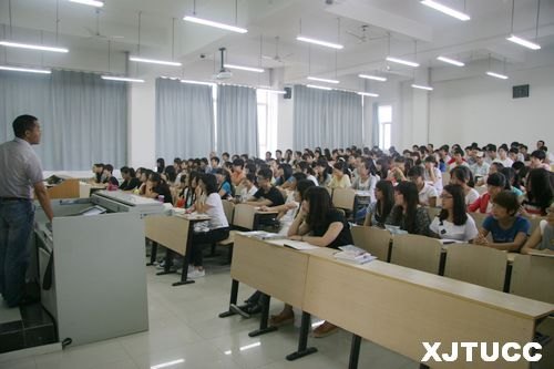 開學(xué)第一天 教育教學(xué)秩序良好