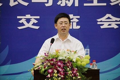 學(xué)校召開校長與新生家長交流會(huì)