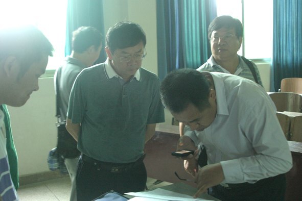 校長(zhǎng)帶隊(duì)檢查教學(xué)工作
