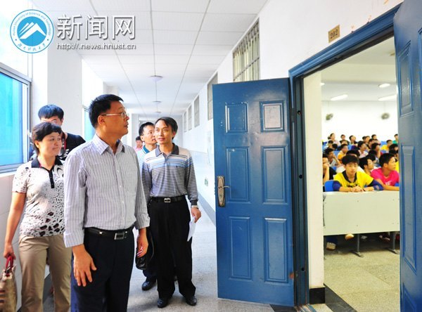 朝雨揚帆新學(xué)期  秋日共赴五個一