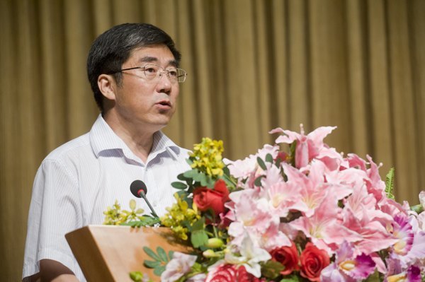 煙臺大學2012級碩士研究生開學典禮隆重舉行