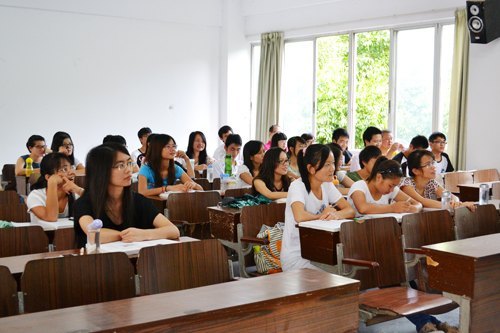 開學(xué)首日惠州學(xué)院教學(xué)秩序良好