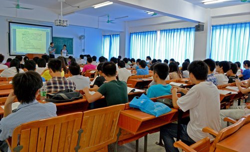 開學(xué)首日惠州學(xué)院教學(xué)秩序良好