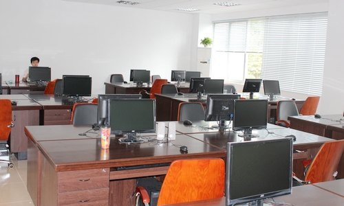 【豐湖黨旗紅】數(shù)學(xué)系教研室實(shí)現(xiàn)一人一桌一電腦  建設(shè)進(jìn)一步完善