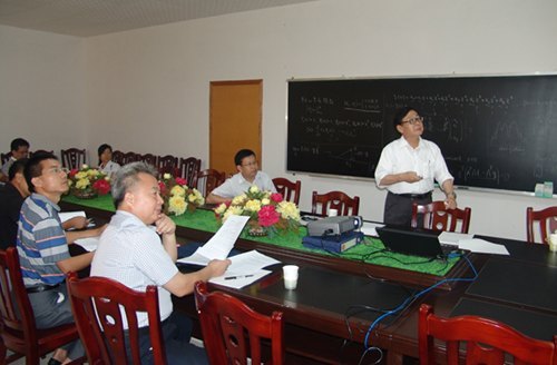 日本大學教授到數學學院作報告 并與該院進行學術交流