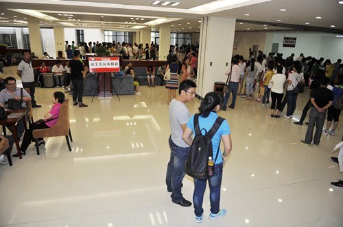 2012年招生暨新生報到工作圓滿結(jié)束