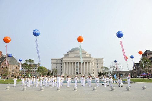 2012年招生暨新生報到工作圓滿結(jié)束