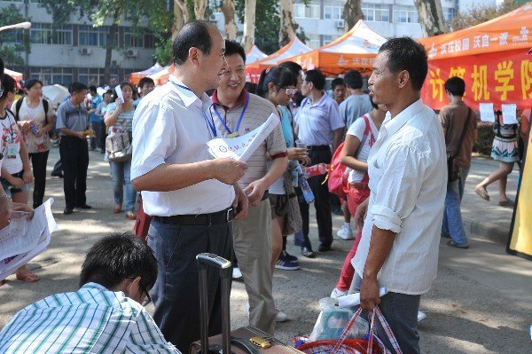 湖北工業(yè)大學(xué)2012年迎新工作順利完成