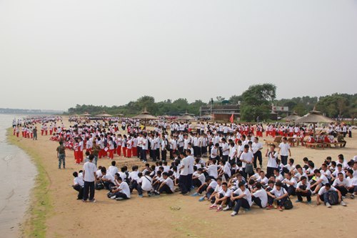 燕山大學里仁學院開展2012級新生軍訓拉練活動