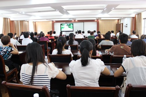 廣西師范學(xué)院組織參加2012年全區(qū)師德論壇暨優(yōu)秀教師先進(jìn)事跡報(bào)告會(huì)